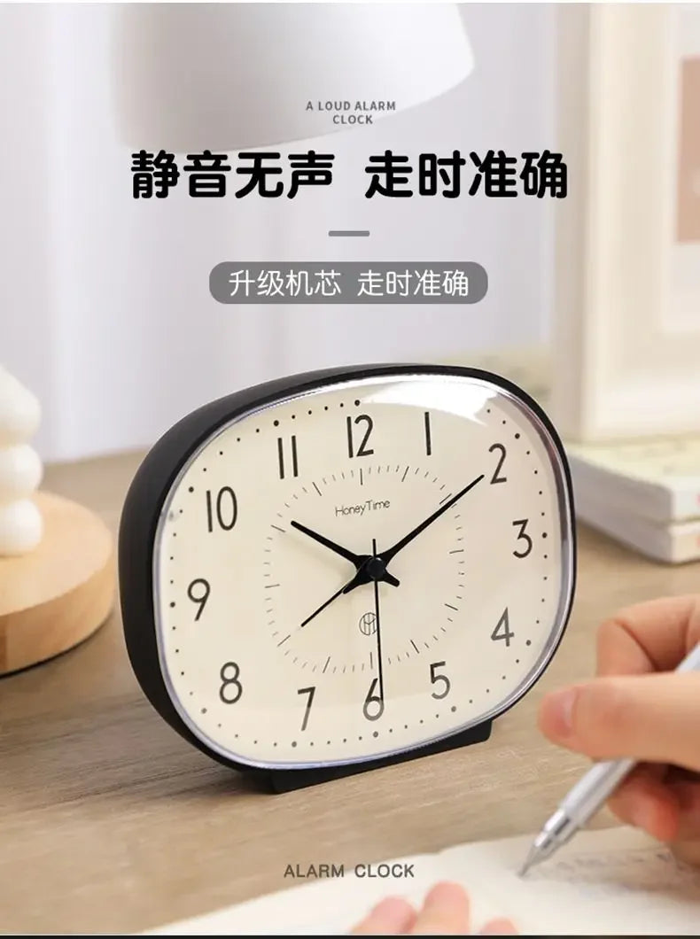 The Heritage Alarm Clock
Compact Silent Desk Clock with Vintage Character