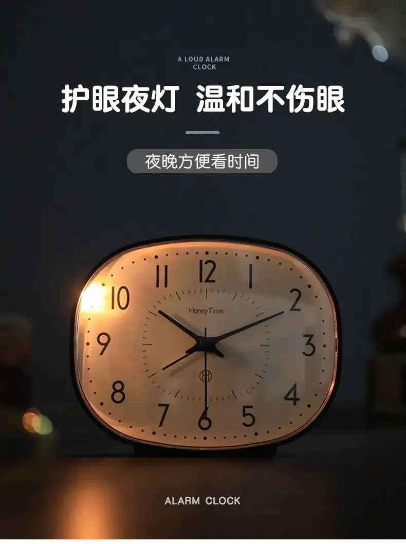 The Heritage Alarm Clock
Compact Silent Desk Clock with Vintage Character