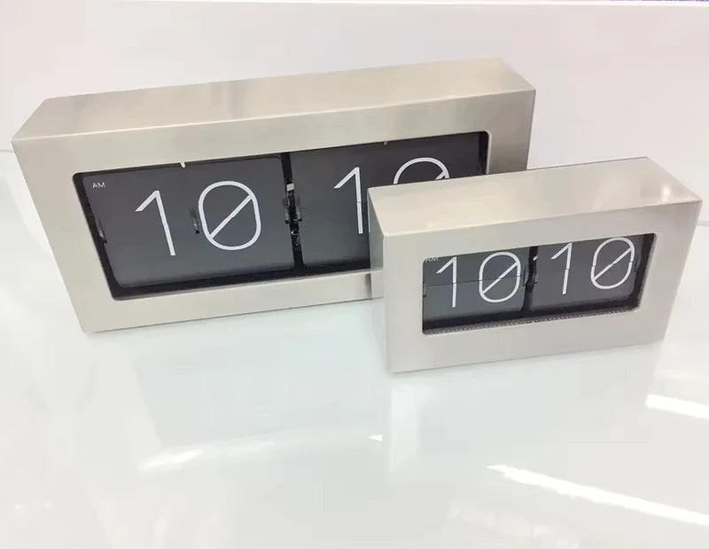 The Executive Flip Clock
Brushed Silver Metal Desk Timepiece