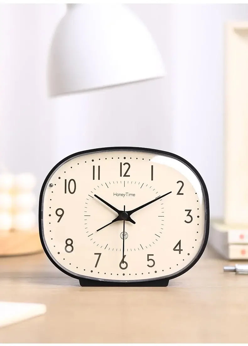 The Heritage Alarm Clock
Compact Silent Desk Clock with Vintage Character