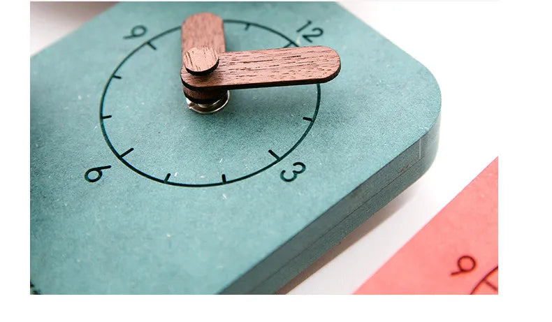 The Executive Timepiece
Minimal Analog Desk Clock with Silent Sweep Movement