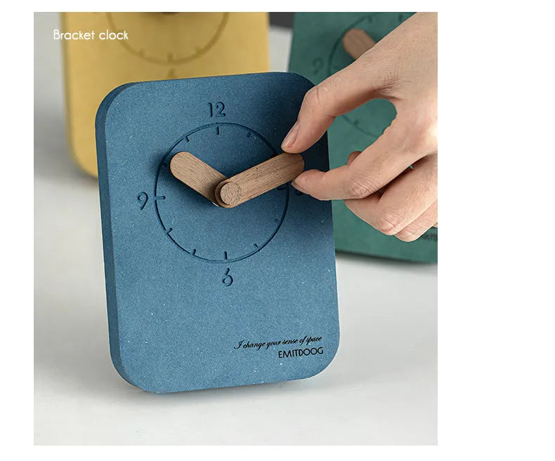 The Executive Timepiece
Minimal Analog Desk Clock with Silent Sweep Movement