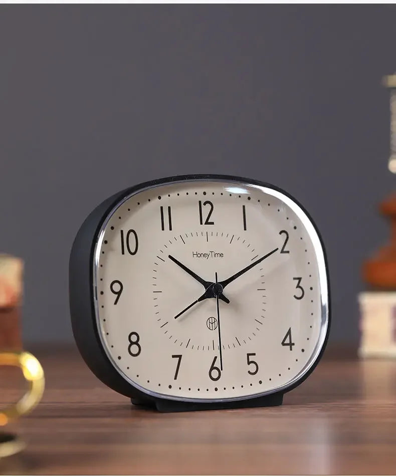 The Heritage Alarm Clock
Compact Silent Desk Clock with Vintage Character