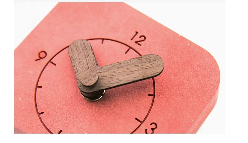 The Executive Timepiece
Minimal Analog Desk Clock with Silent Sweep Movement