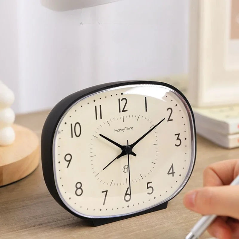 The Heritage Alarm Clock
Compact Silent Desk Clock with Vintage Character