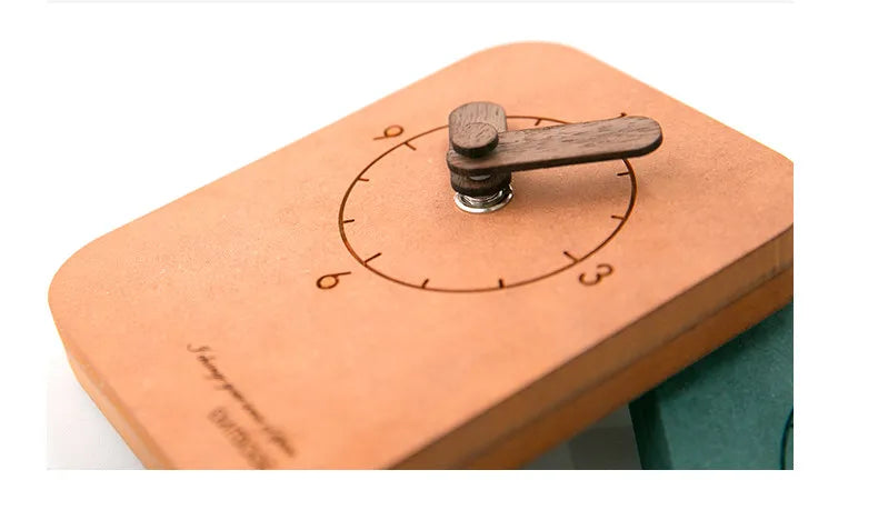 The Executive Timepiece
Minimal Analog Desk Clock with Silent Sweep Movement