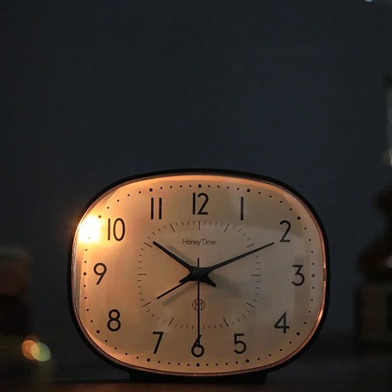 The Heritage Alarm Clock
Compact Silent Desk Clock with Vintage Character