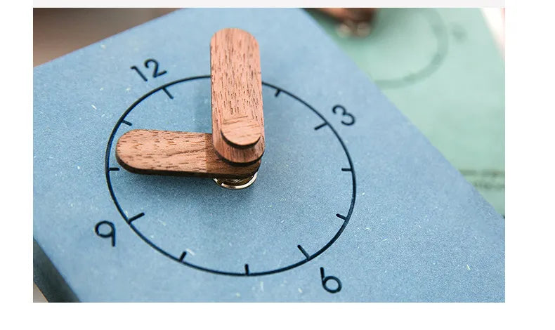 The Executive Timepiece
Minimal Analog Desk Clock with Silent Sweep Movement