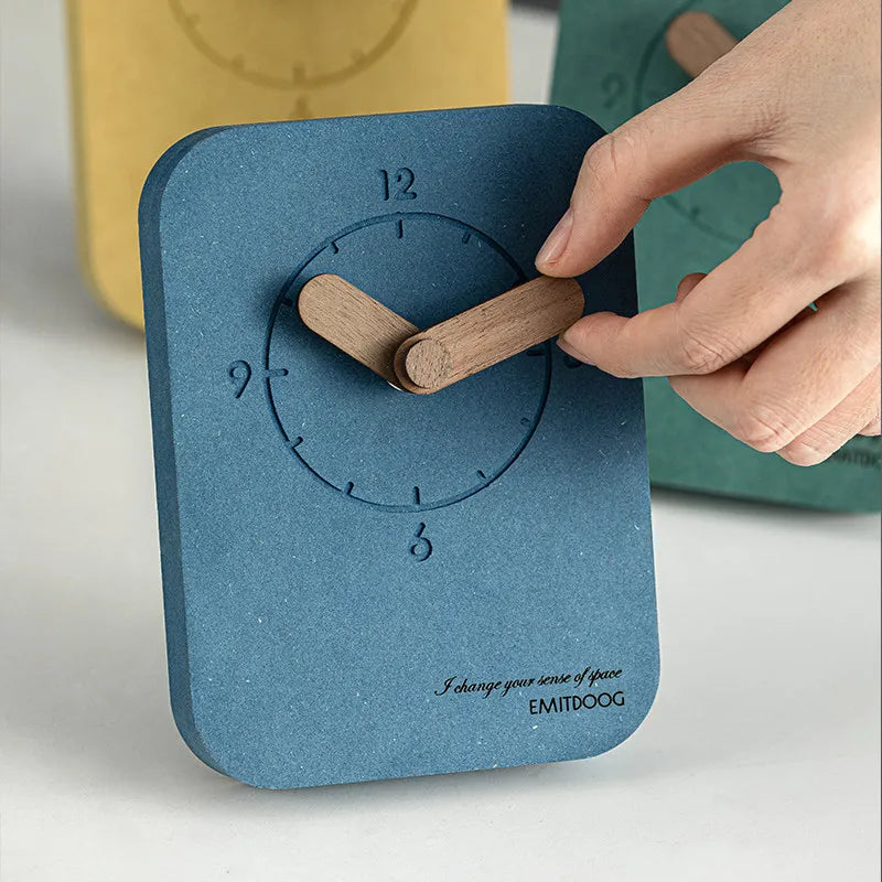 The Executive Timepiece
Minimal Analog Desk Clock with Silent Sweep Movement